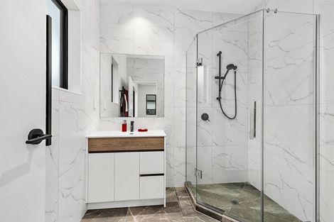 Photo of property in 10 Vinistra Road, Kumeu, 0810