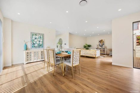 Photo of property in 12a Sheridan Drive, New Lynn, Auckland, 0600