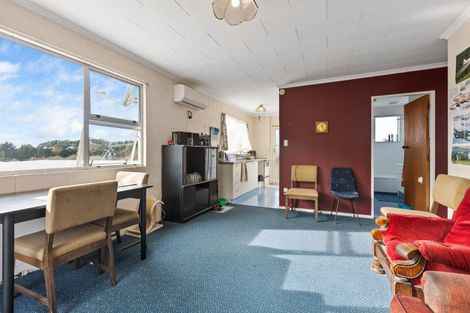 Photo of property in 7 Fairview Place, Westown, New Plymouth, 4310