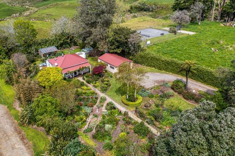 Photo of property in 840 Pukearuhe Road, Waiiti, Urenui, 4377