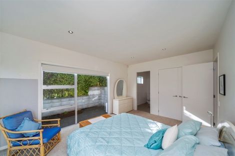 Photo of property in 16 Links Drive, Waiwhakaiho, New Plymouth, 4312