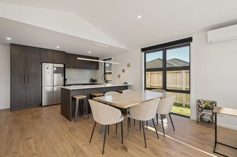 Photo of property in 40 Shelduck Road, Jacks Point, 9371
