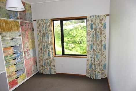 Photo of property in 76 Ranui Crescent, Khandallah, Wellington, 6035