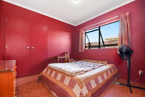 Photo of property in 1 Corsair Place, Melville, Hamilton, 3206