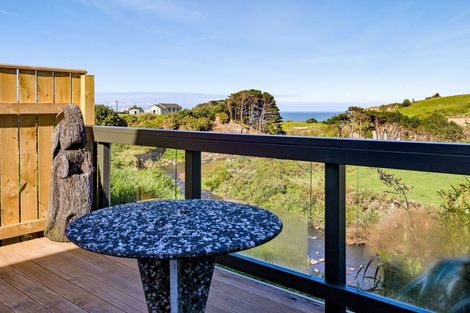 Photo of property in 48 Kawei Road, Ohawe, Hawera, 4671