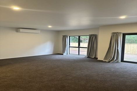 Photo of property in 17 Sun Place, Henderson, Auckland, 0612