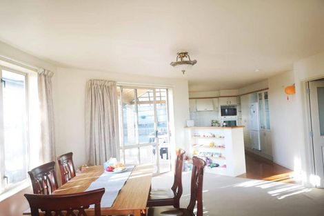 Photo of property in 2/15 Stoneleigh Court, Sunnynook, Auckland, 0632