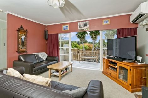 Photo of property in 1/15 Elliott Avenue, Bayview, Auckland, 0629