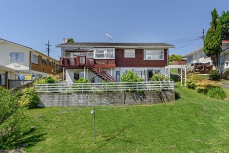 Photo of property in 365 Wairau Road, Totara Vale, Auckland, 0629