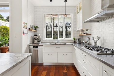 Photo of property in 8 Park Street, Thorndon, Wellington, 6011