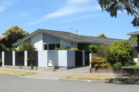 Photo of property in 1/1 Delaware Crescent, Russley, Christchurch, 8042