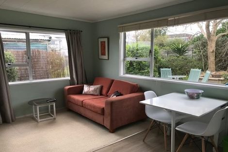 Photo of property in 69 Kiwi Esplanade, Mangere Bridge, Auckland, 2022