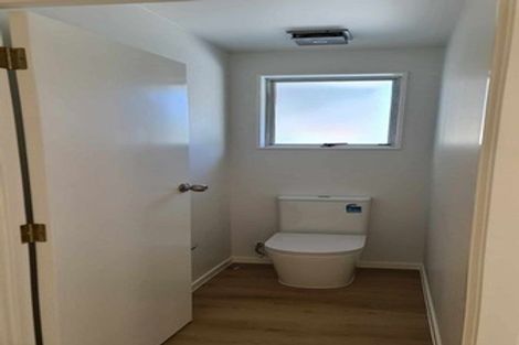 Photo of property in 3 St Margaret Place, West Harbour, Auckland, 0618