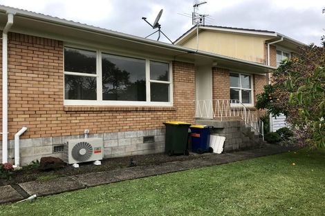 Photo of property in 2/53 Shakespeare Road, Milford, Auckland, 0620