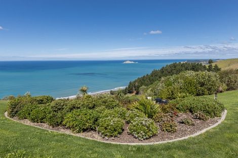 Photo of property in 64 Timoti Road, Waimarama, Havelock North, 4294