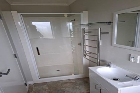 Photo of property in 5 Ross Grove, Paraparaumu, 5032