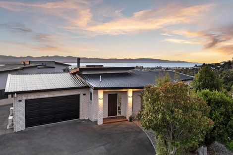 Photo of property in 32 Highview Drive, Wakatu, Nelson, 7011