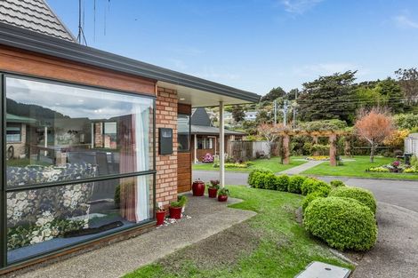 Photo of property in Redwood Village, 2/42 Main Road, Tawa, Wellington, 5028