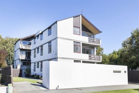 Photo of property in 21 Newbridge Place, Ilam, Christchurch, 8041
