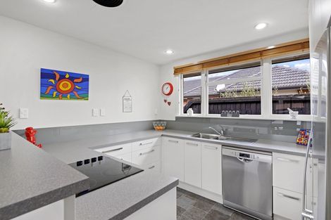 Photo of property in 11 Croziers Road, St Albans, Christchurch, 8052