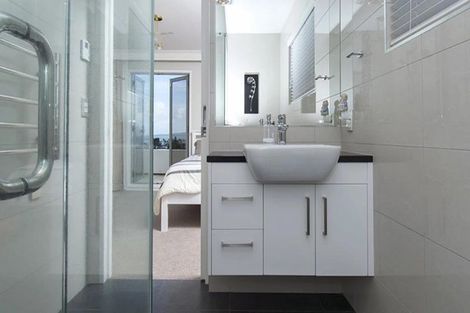 Photo of property in 2 Bucklands Beach Road, Bucklands Beach, Auckland, 2012