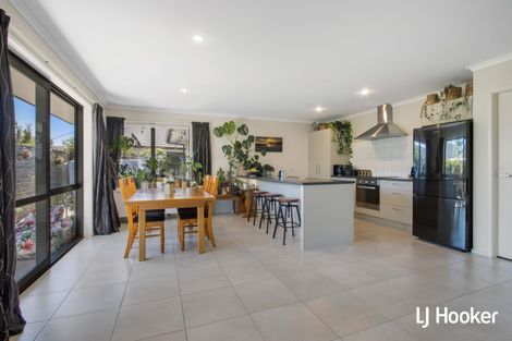 Photo of property in 32 Reel Road, Athenree, Waihi Beach, 3611