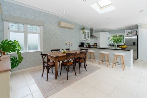 Photo of property in 86 The Parade, Island Bay, Wellington, 6023