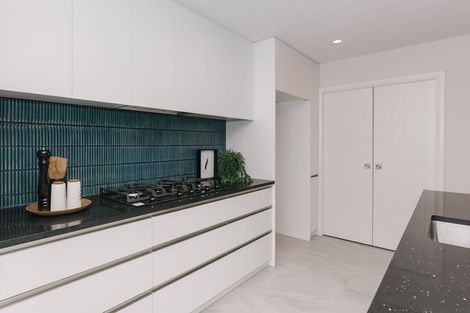 Photo of property in 32 Atlantic Drive, Fitzherbert, Palmerston North, 4410