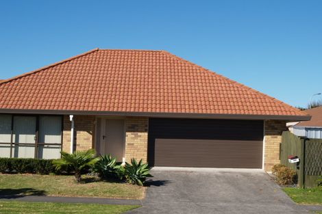 Photo of property in 2/52 Millhouse Drive, Northpark, Auckland, 2013