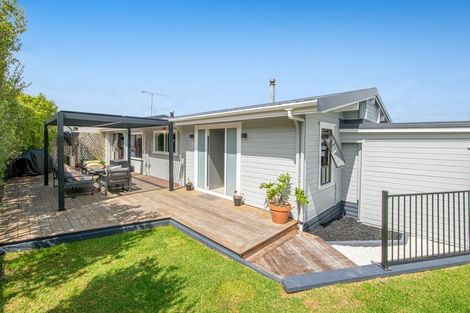 Photo of property in 24a Fairway Avenue, Red Beach, 0932