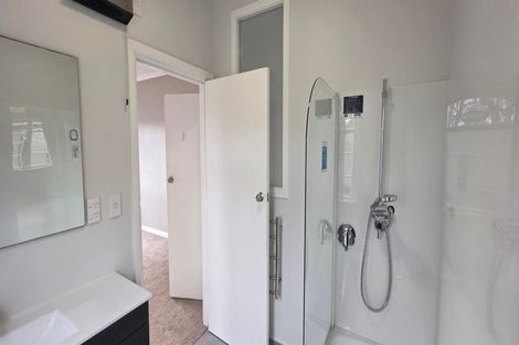 Photo of property in 98/98a Weraroa Road, Levin, 5510