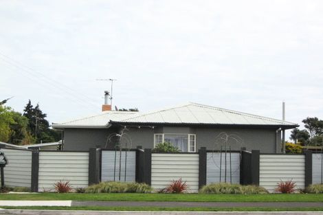 Photo of property in 138 Seaview Road, Westown, New Plymouth, 4310