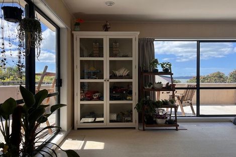 Photo of property in 3 Javelin Place, West Harbour, Auckland, 0618