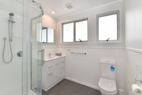 Photo of property in 24 Albatross Road, Red Beach, 0932