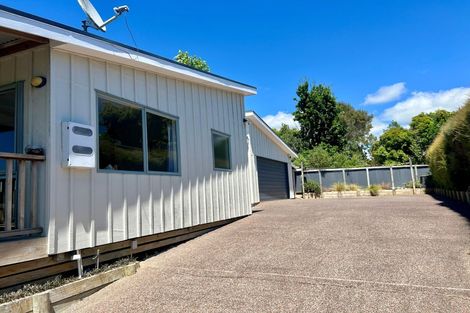 Photo of property in 1 Waterview Place, Haruru, 0204