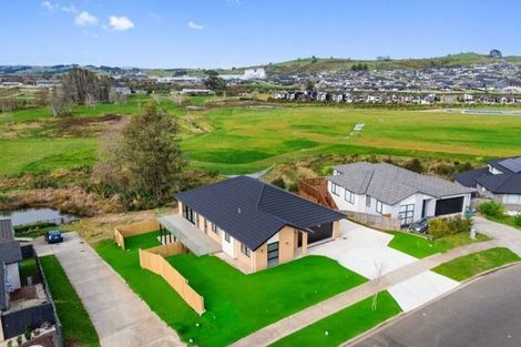 Photo of property in 14 Thomason Crescent, Pokeno, 2402