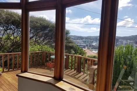 Photo of property in 27 Shannon Street, Mount Victoria, Wellington, 6011