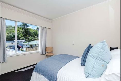 Photo of property in 10 Black Rock Road, Newlands, Wellington, 6037