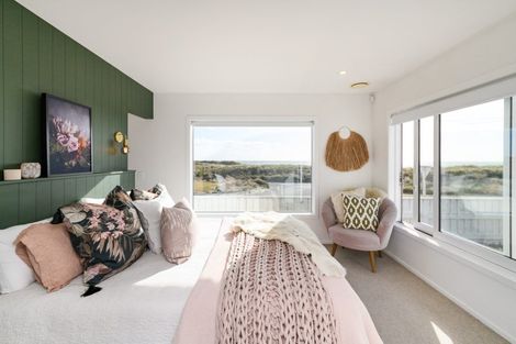 Photo of property in 21 Ocean Beach Street, Foxton Beach, Foxton, 4815