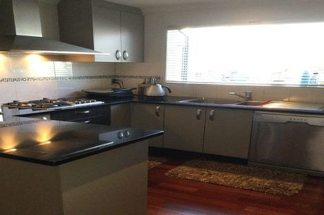 Photo of property in 10 Archibald Road, Kelston, Auckland, 0602