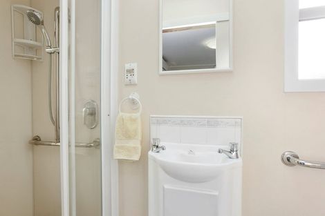 Photo of property in 6 The Anchorage, Sunnyhills, Auckland, 2010