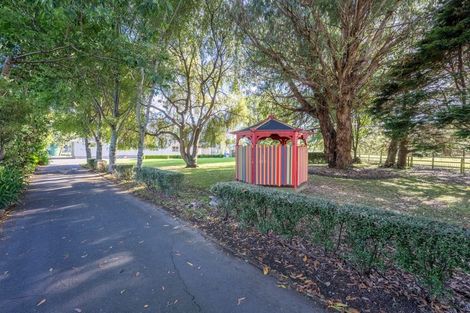 Photo of property in 52 Nimmo Avenue West, Waikanae, 5036