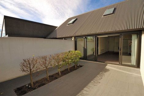 Photo of property in 9/20 North Avon Road, Richmond, Christchurch, 8013