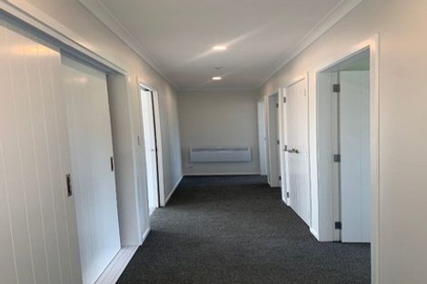 Photo of property in 4 Van Baarle Close, Carterton, 5713