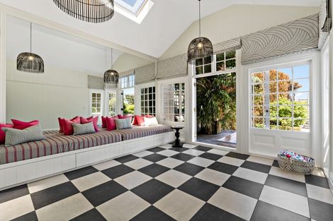 Photo of property in 52 Bassett Road, Remuera, Auckland, 1050