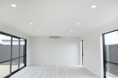 Photo of property in 1 Mcarthur Close, Silverdale, 0932