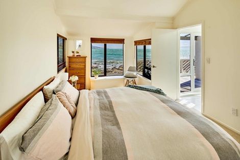 Photo of property in 19 Moana Road, Plimmerton, Porirua, 5026