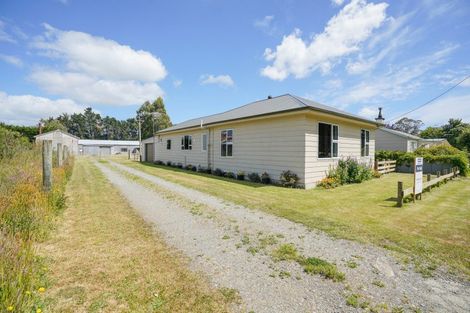 Photo of property in 11 Memorial Avenue, Drummond, Otautau, 9683