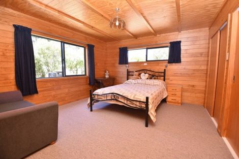 Photo of property in 75 Costley Street West, Carterton, 5713