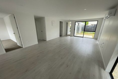 Photo of property in 8/101 Hobsonville Road, West Harbour, Auckland, 0618